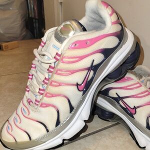 Nike Women’s Air Max 08’ Plus Shox Turbo White Running Shoes